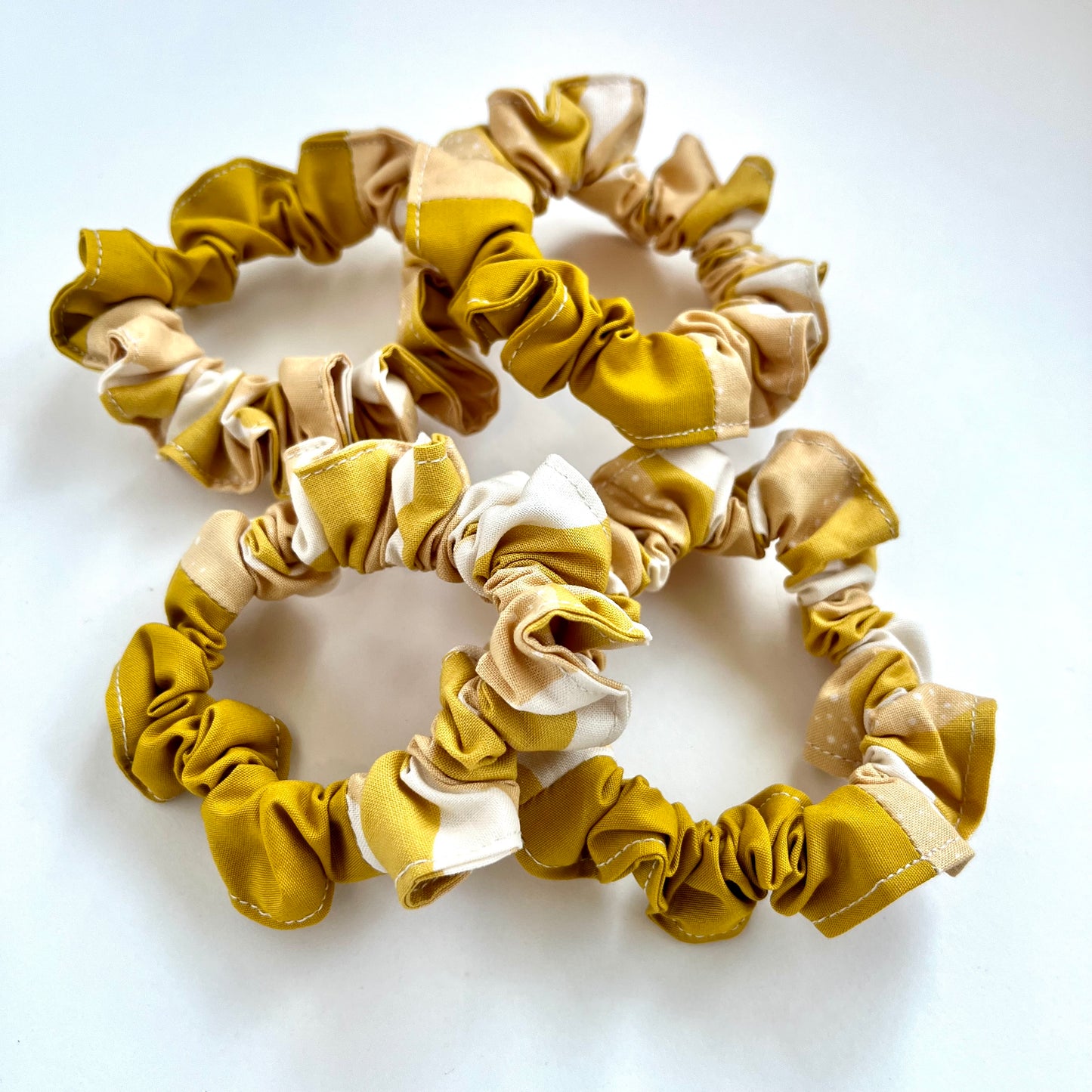 Scrappy Scrunchie | Groovy Waves