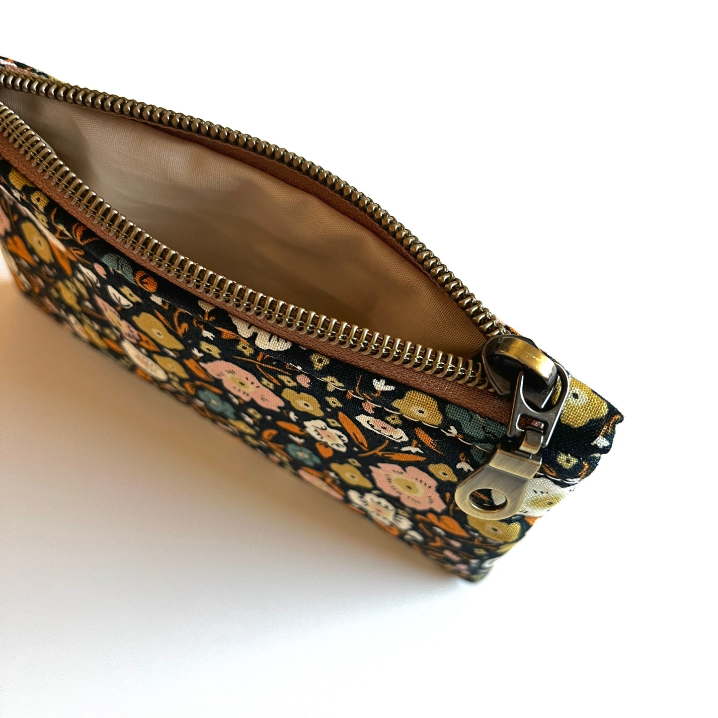 The Mini Pouch | Dainty Floral
