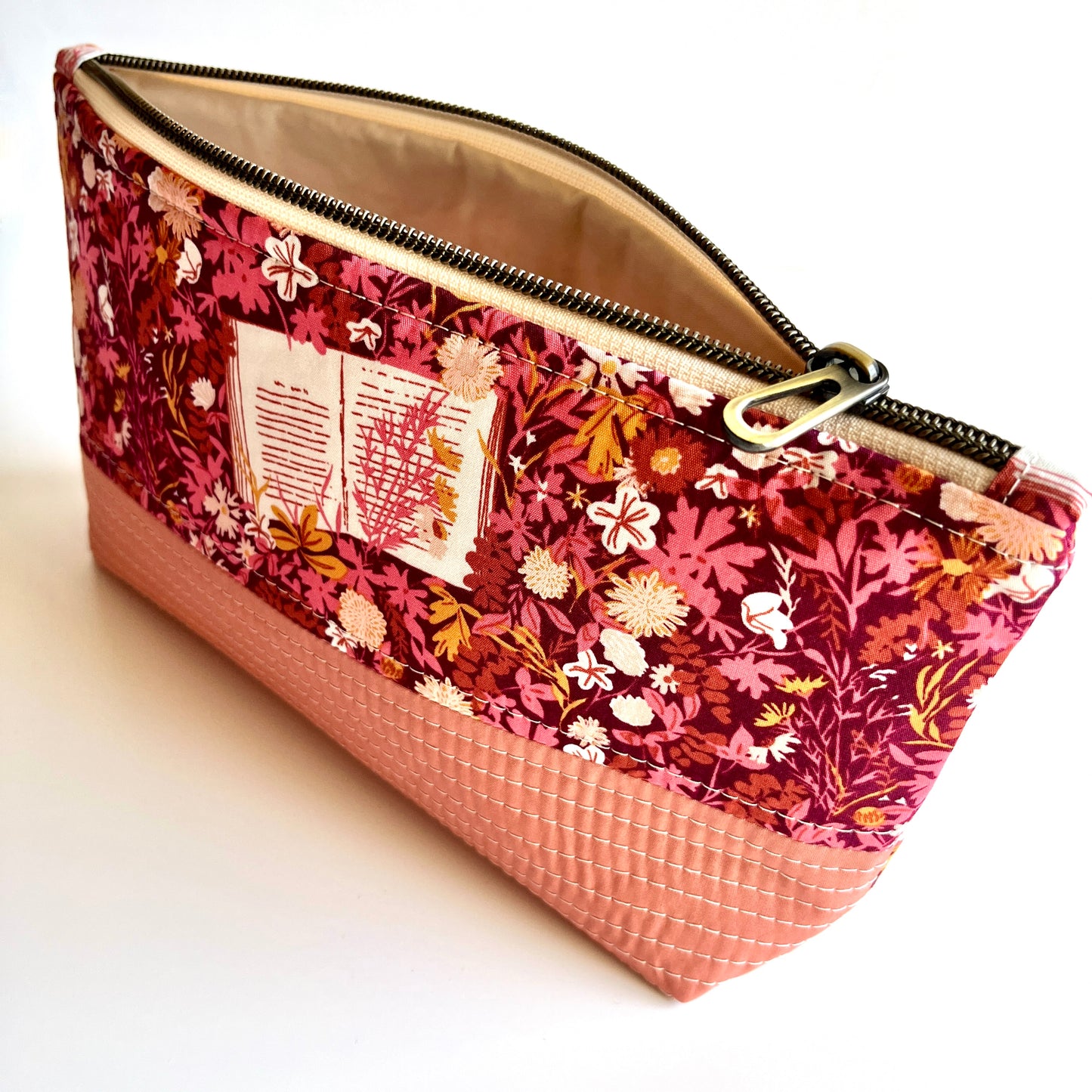 The Traveler Bag | Story Garden