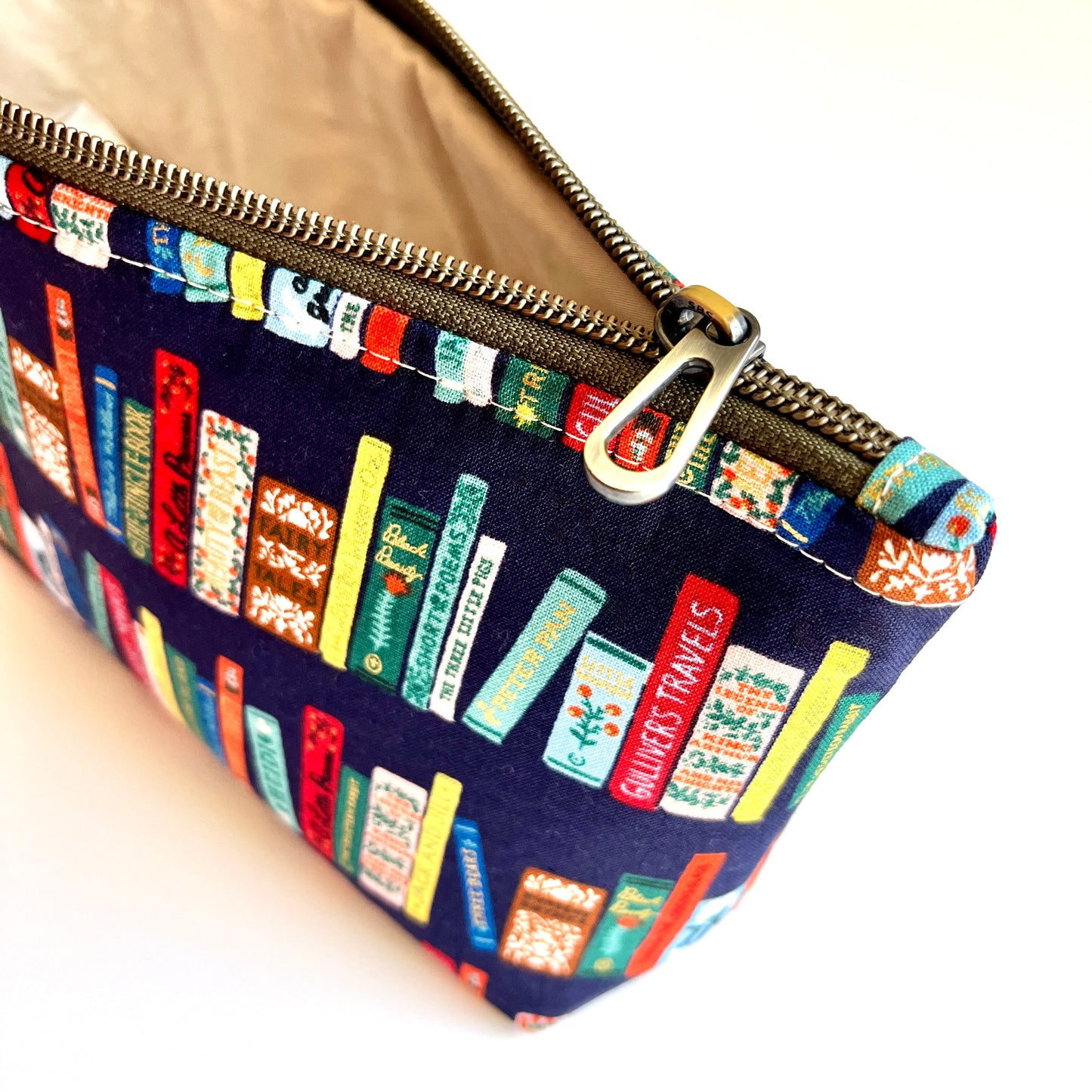 The Traveler Bag | Library