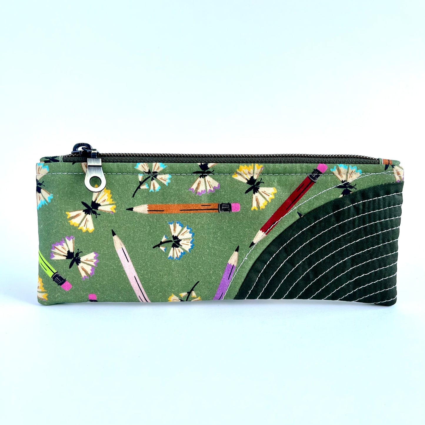 The Essential Bag | Colorful Pencils