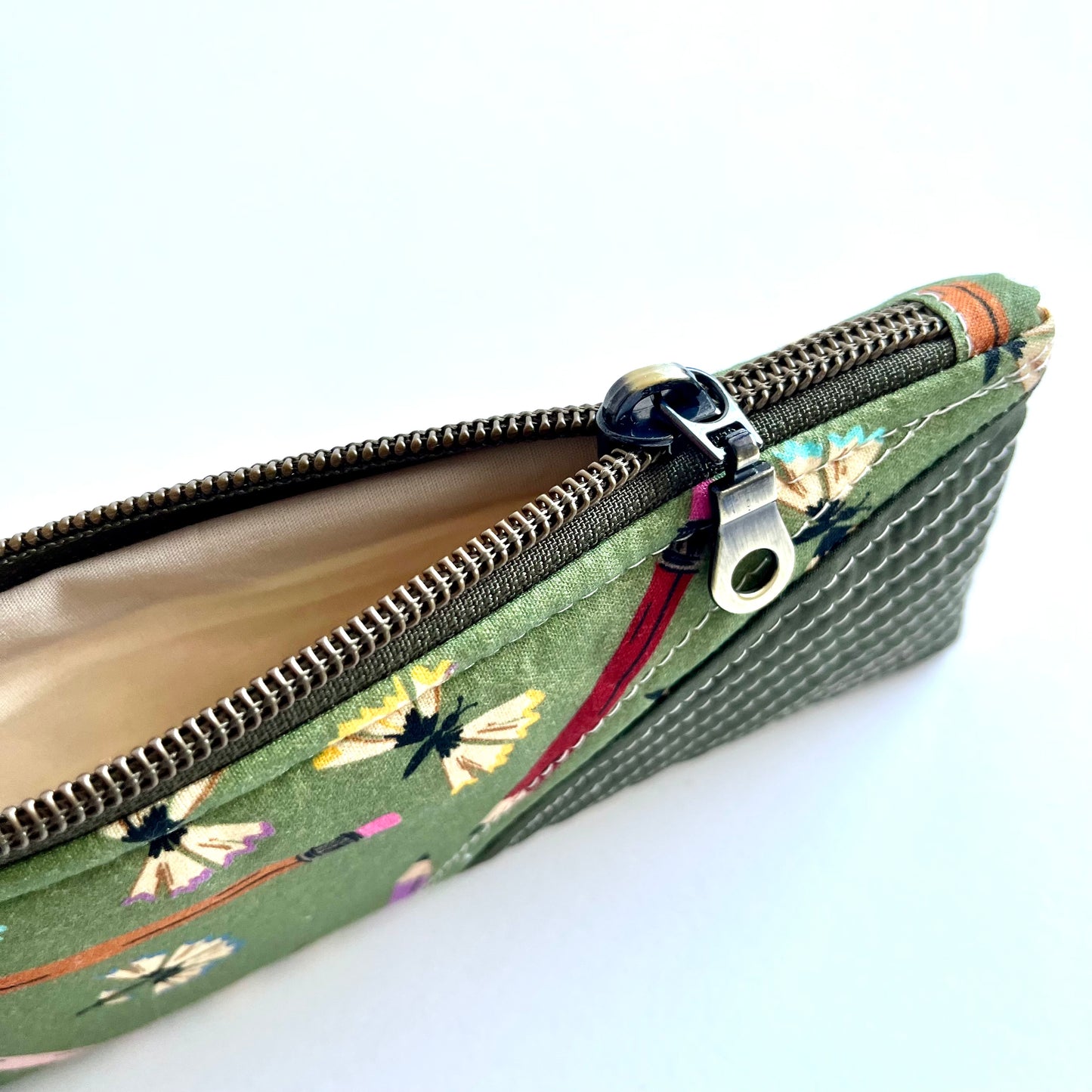 The Essential Bag | Colorful Pencils