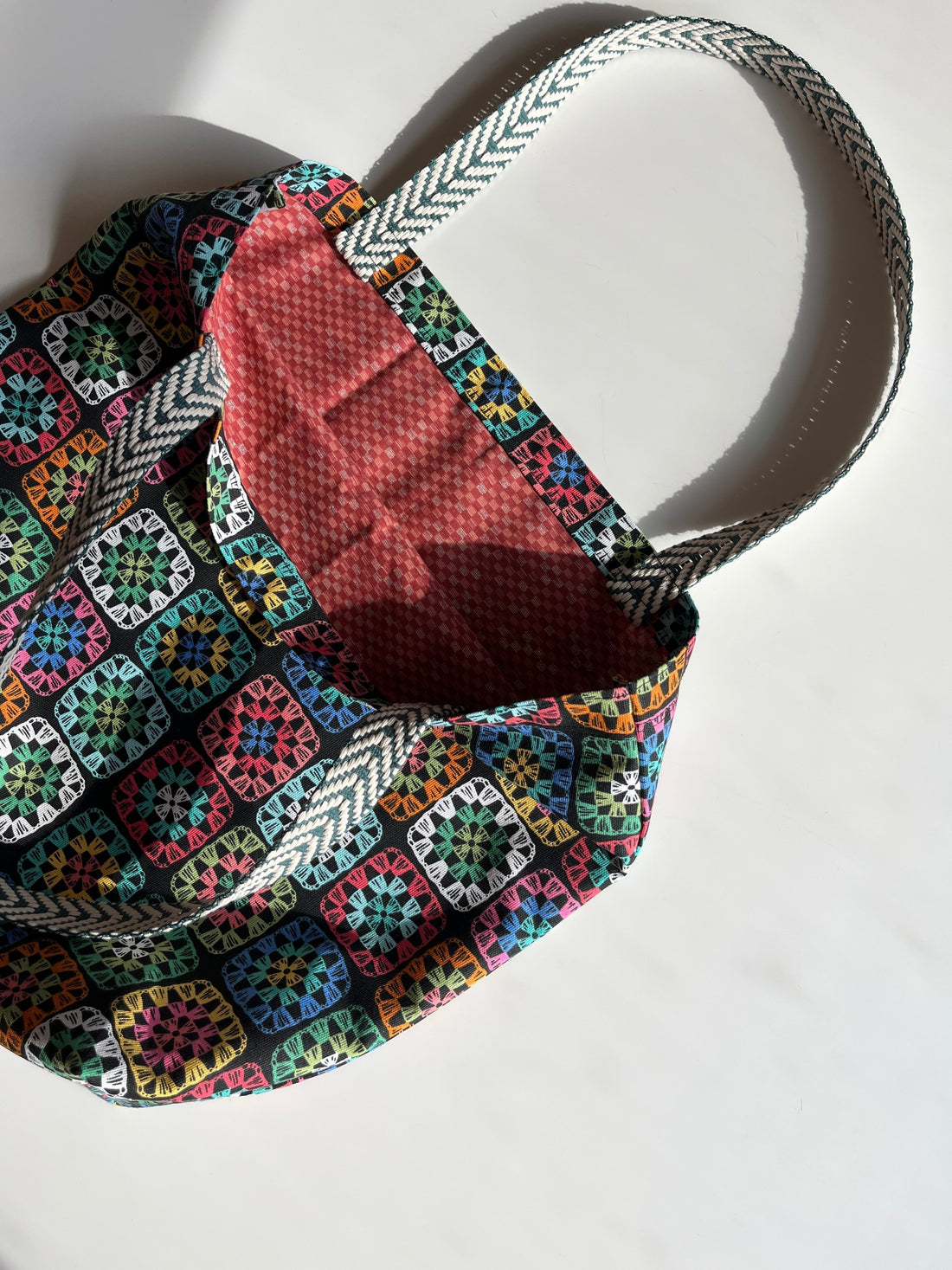 Easy Tote Bag Tutorial (French Seam, Lined, Boxed Corners)