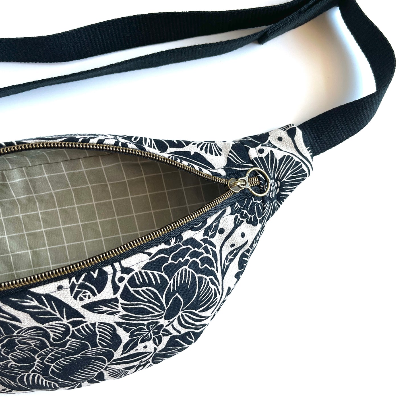 The Sling Bag | B&W Floral