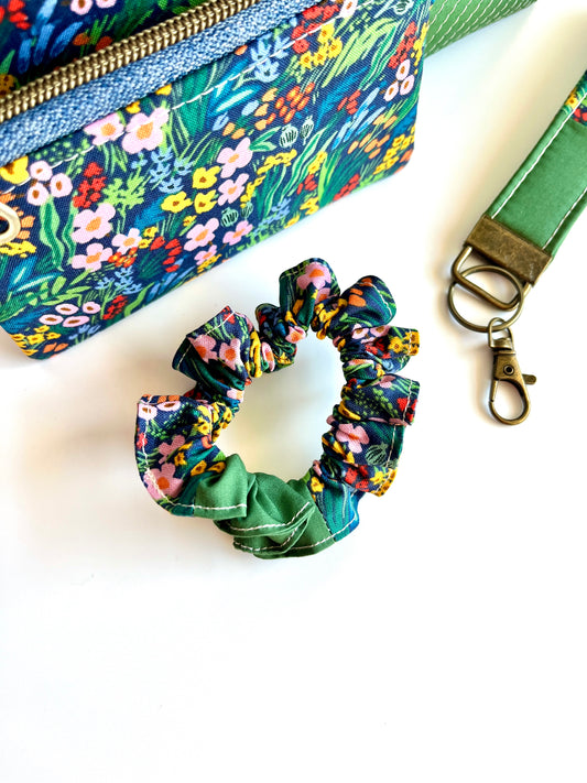 Scrappy Scrunchie | Field of Flowers